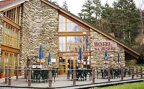 Hotel na Jezeře